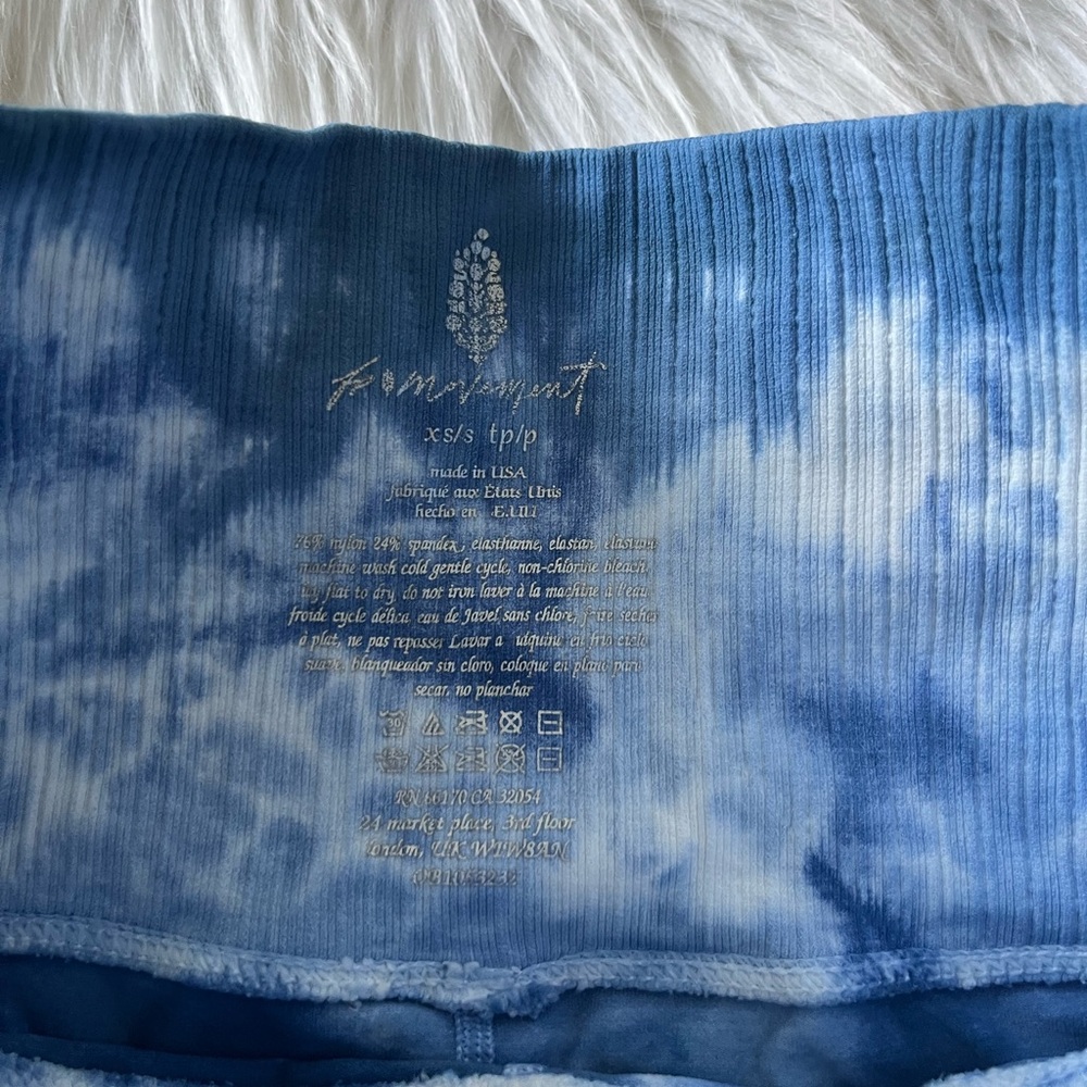 Free People Movement Good Karma Blue Tie Dye Leggings - Picture 4 of 7